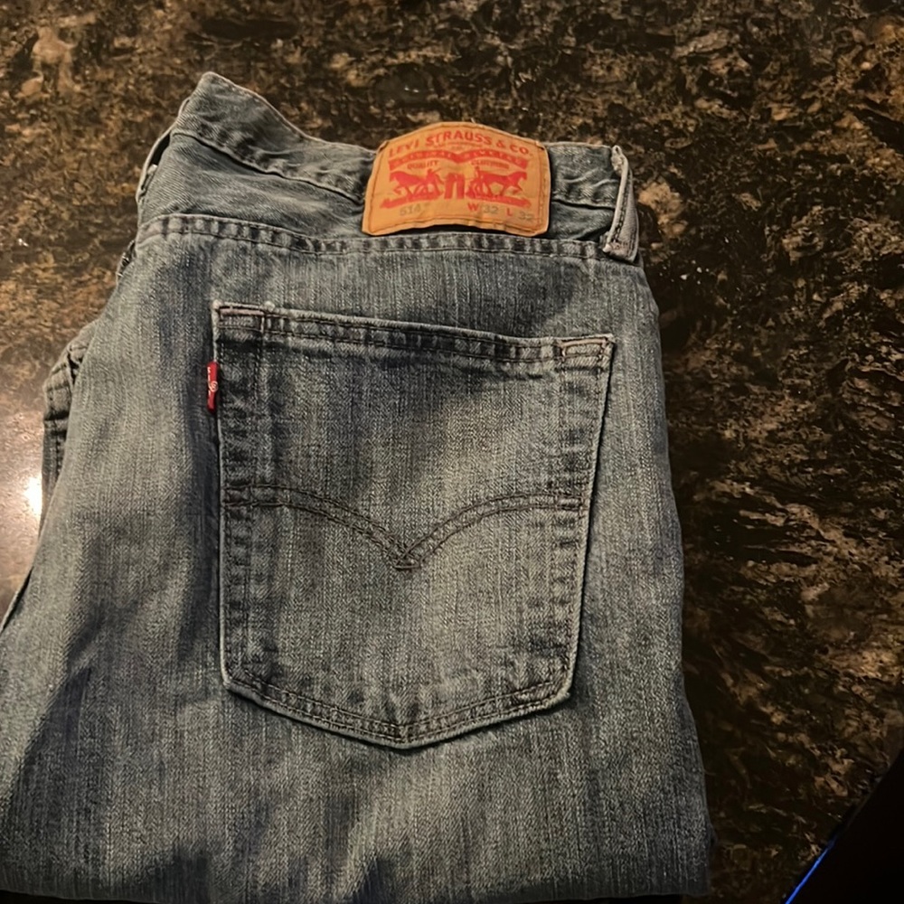 Levi’s 514 32 x 32 great shape hardly worn